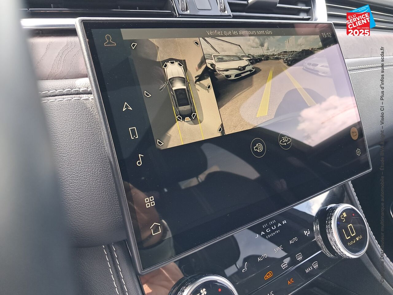 Véhicule d'occasion JAGUAR F-PACE P400E PLUG-IN-HYBRID R-DYNAMIC SE BVA8 AWD TPANO SIEGES CUIR CAMERA chez BMW Pontarlier