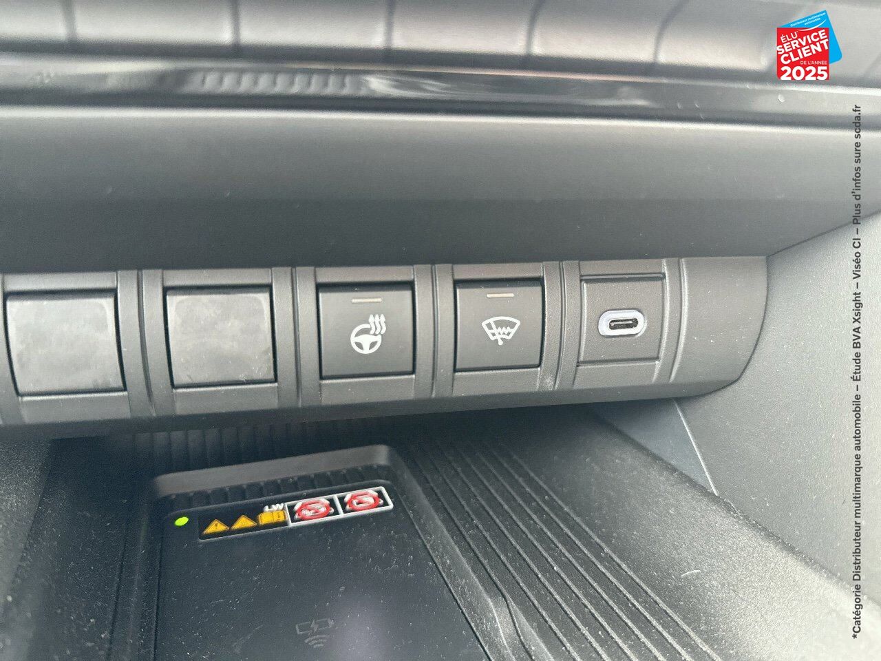 Véhicule d'occasion TOYOTA C-HR 2.0 200CH COLLECTION NG23 SIEGES CHAUF VOLANT CHAUF GPS CAMERA chez Toyota Longwy