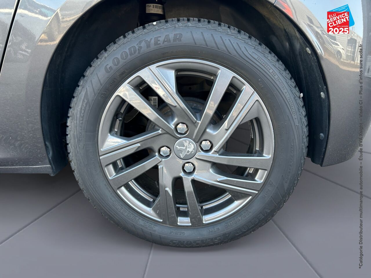Véhicule d'occasion PEUGEOT 208 1.2 PURETECH 75CH SS STYLE chez Opel Saint-Dizier