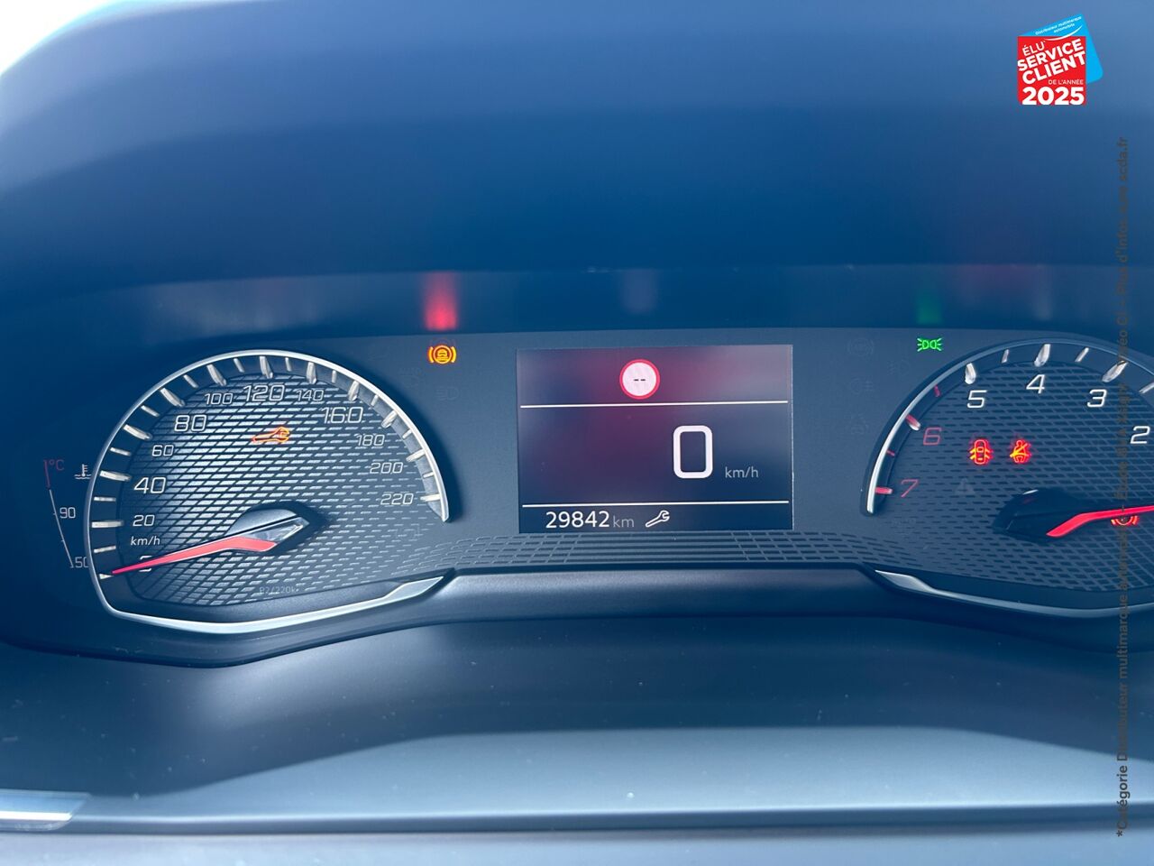 Véhicule d'occasion PEUGEOT 208 1.2 PURETECH 75CH SS STYLE chez Opel Saint-Dizier