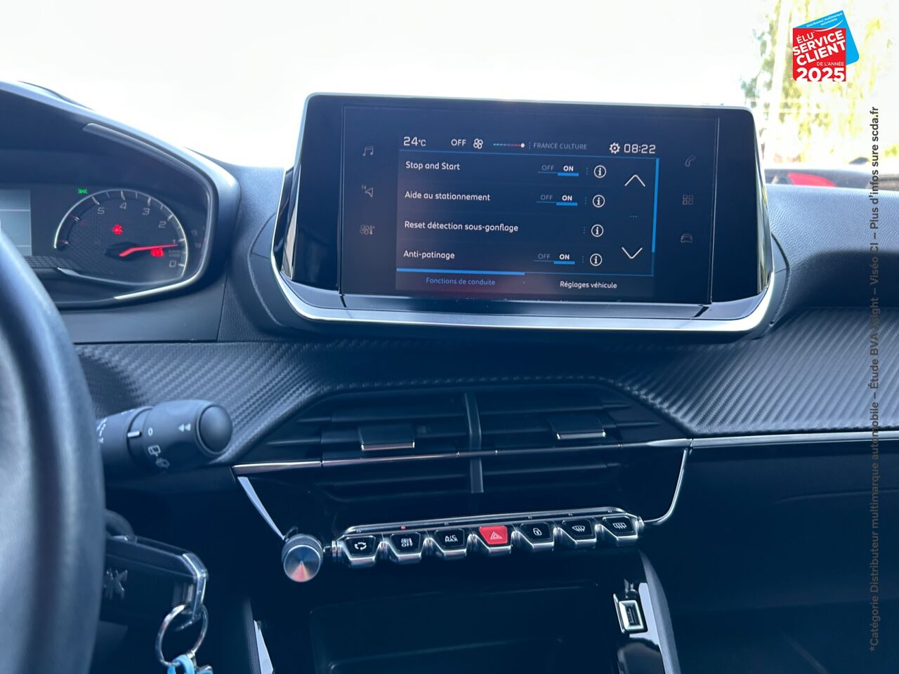 Véhicule d'occasion PEUGEOT 208 1.2 PURETECH 75CH SS STYLE chez Opel Saint-Dizier