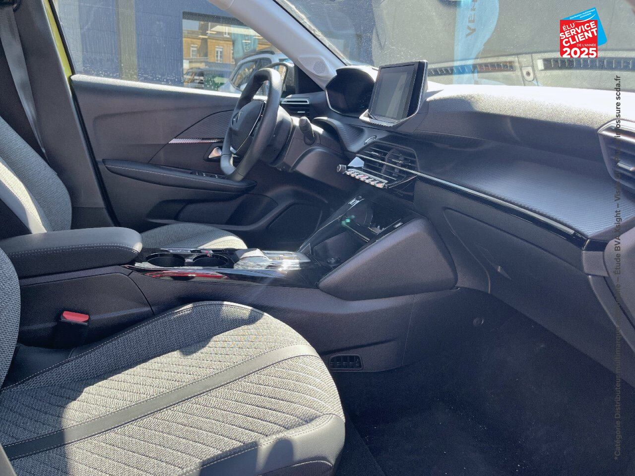 Véhicule d'occasion PEUGEOT 208 E-208 136CH ACTIVE chez Renault Saint-Louis