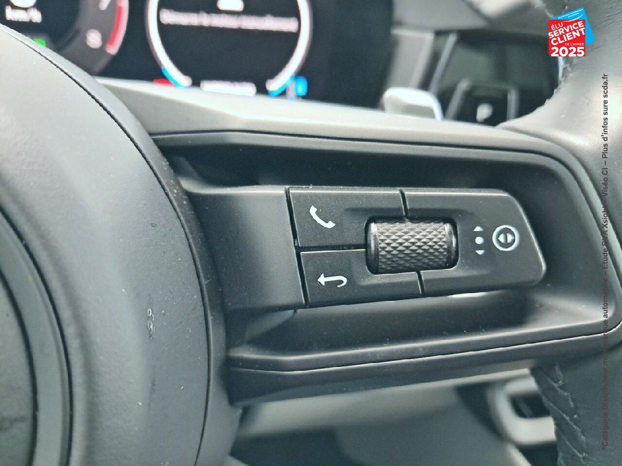 Véhicule d'occasion PORSCHE CAYENNE 3.0 V6 470CH E-HYBRID TOUVRANT SIEGES CUIR GPS CAMERA CARPLAY BOSE HUD chez BMW Dole