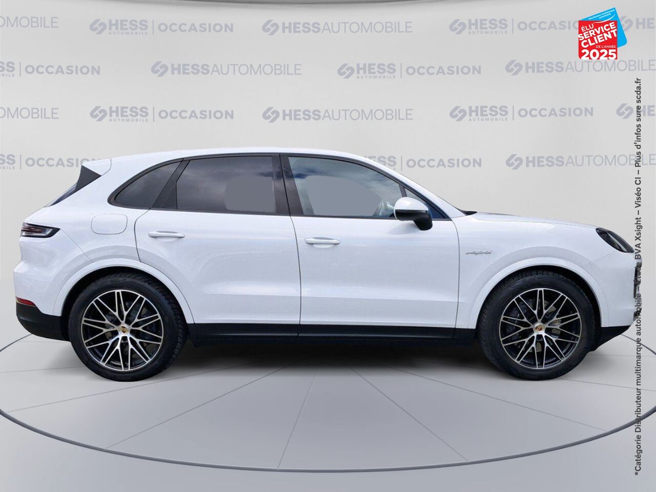 Véhicule d'occasion PORSCHE CAYENNE 3.0 V6 470CH E-HYBRID TOUVRANT SIEGES CUIR GPS CAMERA CARPLAY BOSE HUD chez BMW Dole