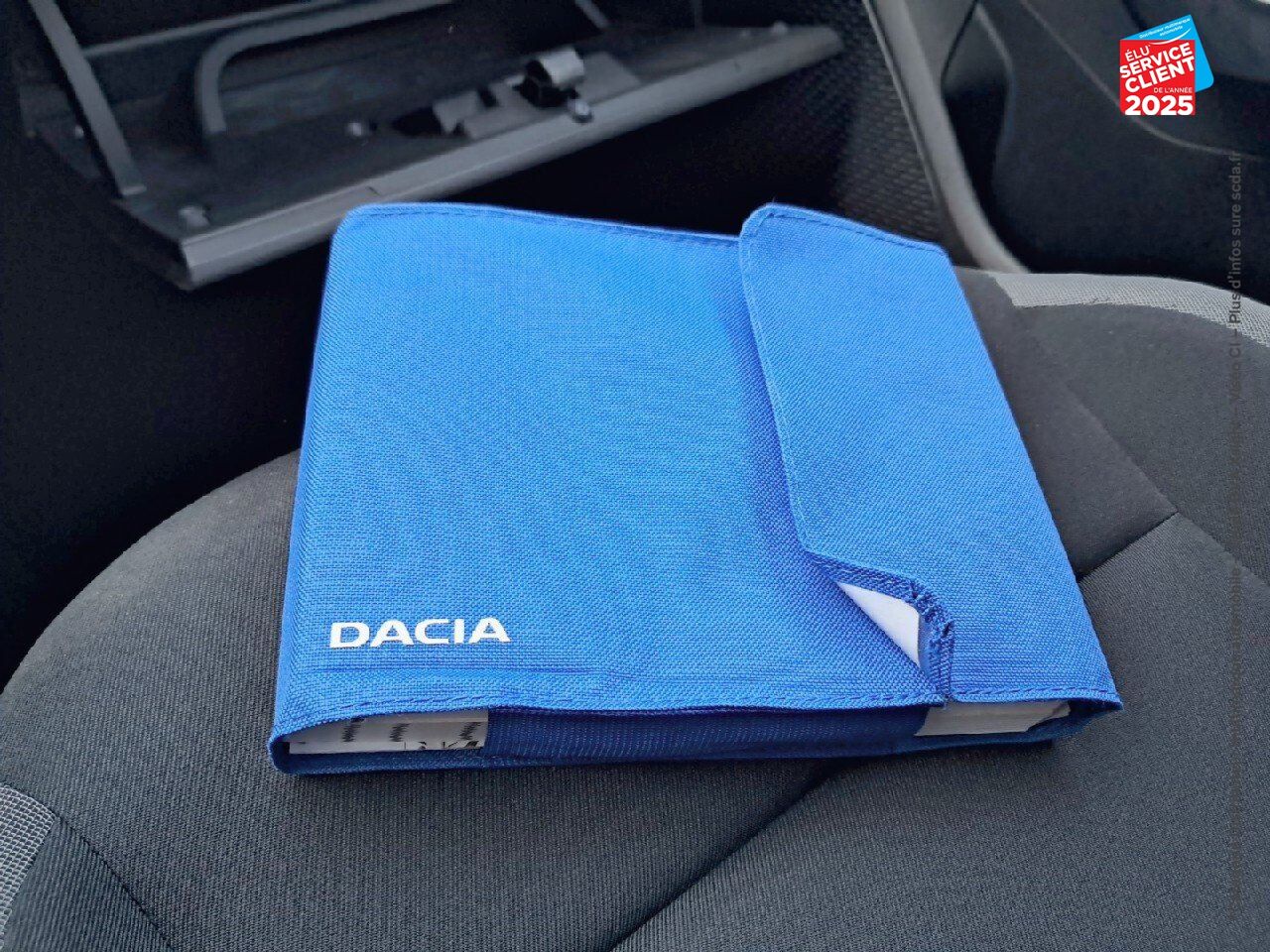 Véhicule d'occasion DACIA DUSTER 1.0 ECO-G 100CH ESSENTIEL 4X2 chez Renault Saint-Louis