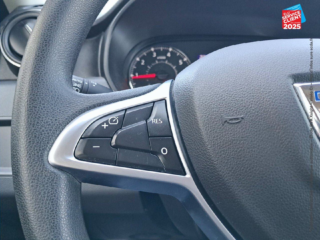 Véhicule d'occasion DACIA DUSTER 1.0 ECO-G 100CH ESSENTIEL 4X2 chez Renault Saint-Louis
