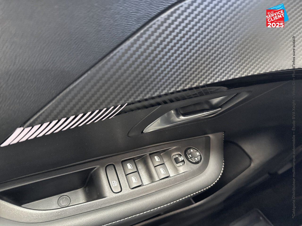 Véhicule d'occasion PEUGEOT 208 1.2 HYBRID 100CH ALLURE E-DCS6 chez Nissan Strasbourg