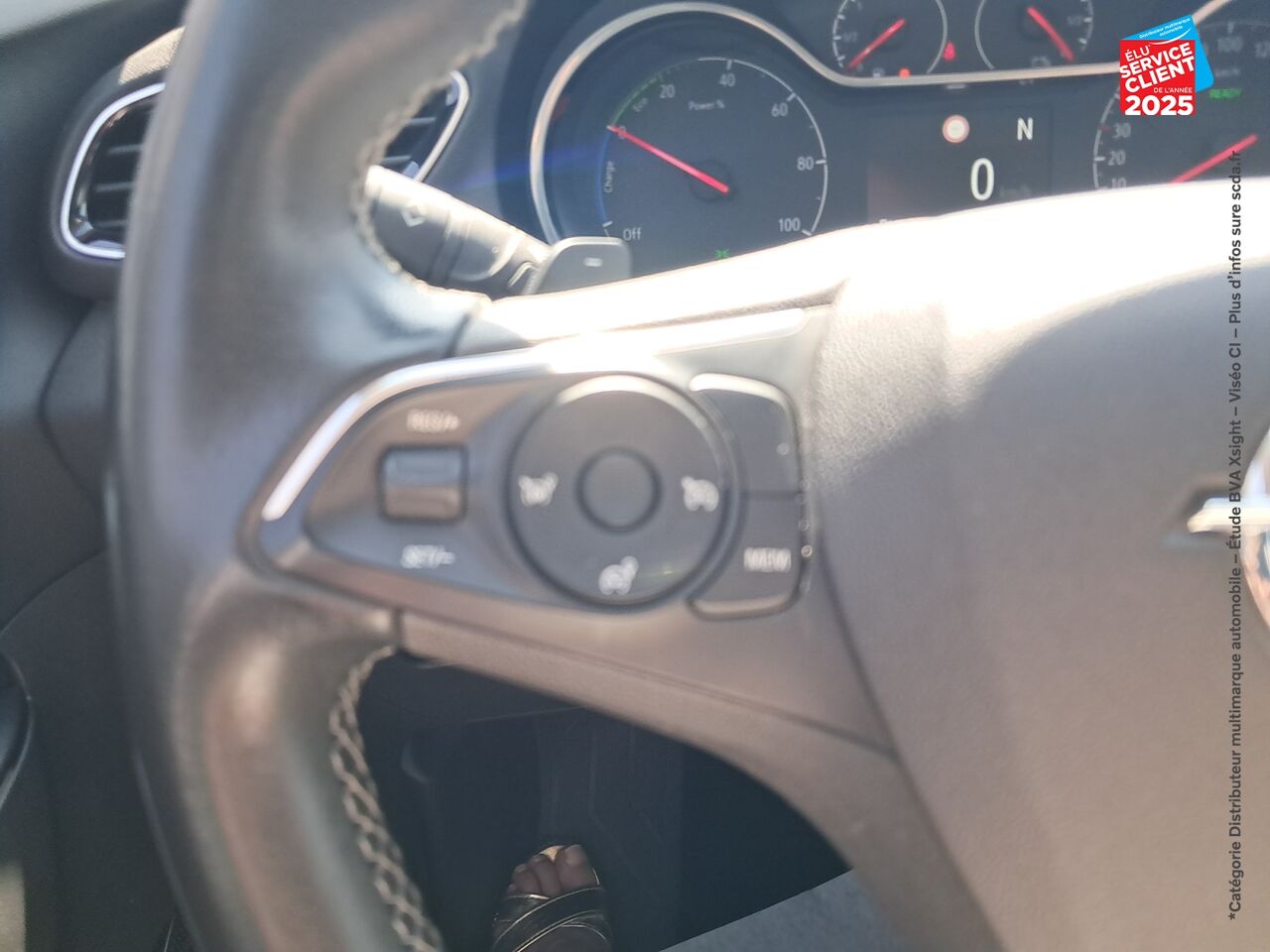 Véhicule d'occasion OPEL GRANDLAND X HYBRID 225CH ELEGANCE BUSINESS chez Toyota Thionville
