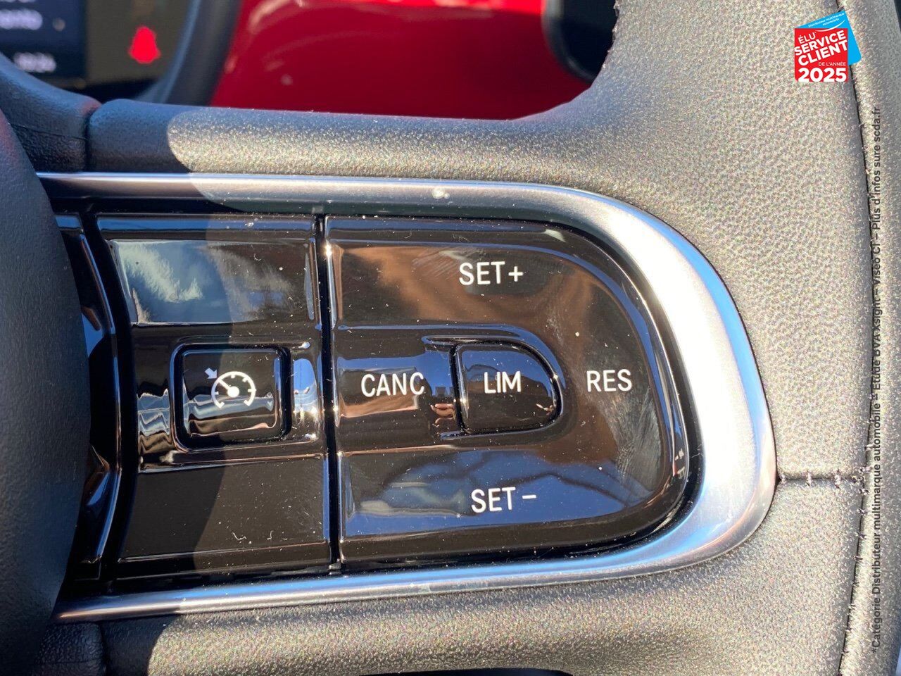 Véhicule d'occasion FIAT 500C E 95CH RED STEP1 chez Dacia Belfort