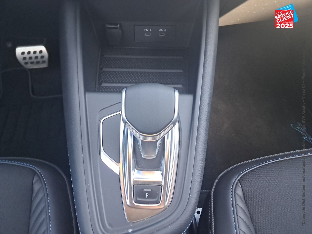 Véhicule d'occasion RENAULT CAPTUR 1.6 E-TECH FULL HYBRID 145CH ESPRIT ALPINE chez Toyota Verdun