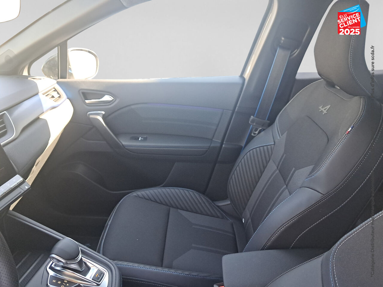 Véhicule d'occasion RENAULT CAPTUR 1.6 E-TECH FULL HYBRID 145CH ESPRIT ALPINE chez Toyota Verdun