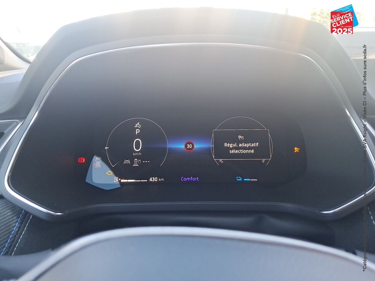 Véhicule d'occasion RENAULT CAPTUR 1.6 E-TECH FULL HYBRID 145CH ESPRIT ALPINE chez Toyota Verdun