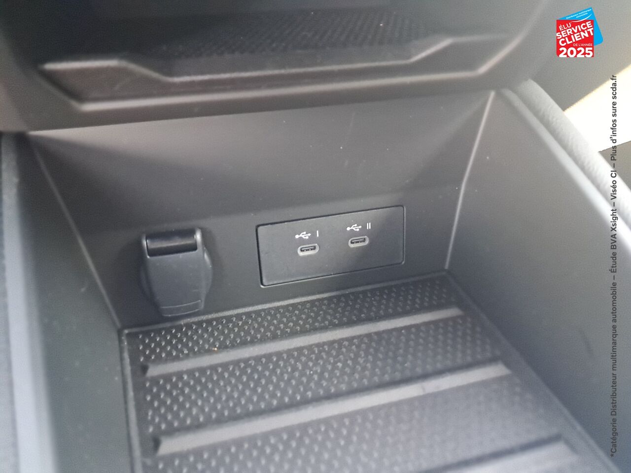 Véhicule d'occasion RENAULT CAPTUR 1.6 E-TECH FULL HYBRID 145CH ESPRIT ALPINE chez Toyota Verdun