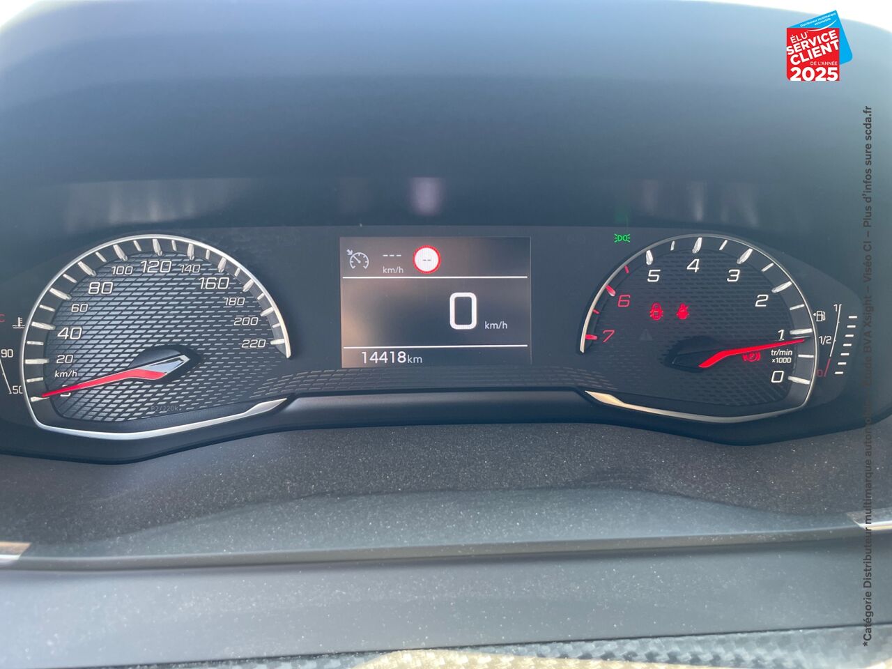 Véhicule d'occasion PEUGEOT 208 1.2 PURETECH 100CH S/S STYLE GPS chez Renault Saint-Louis