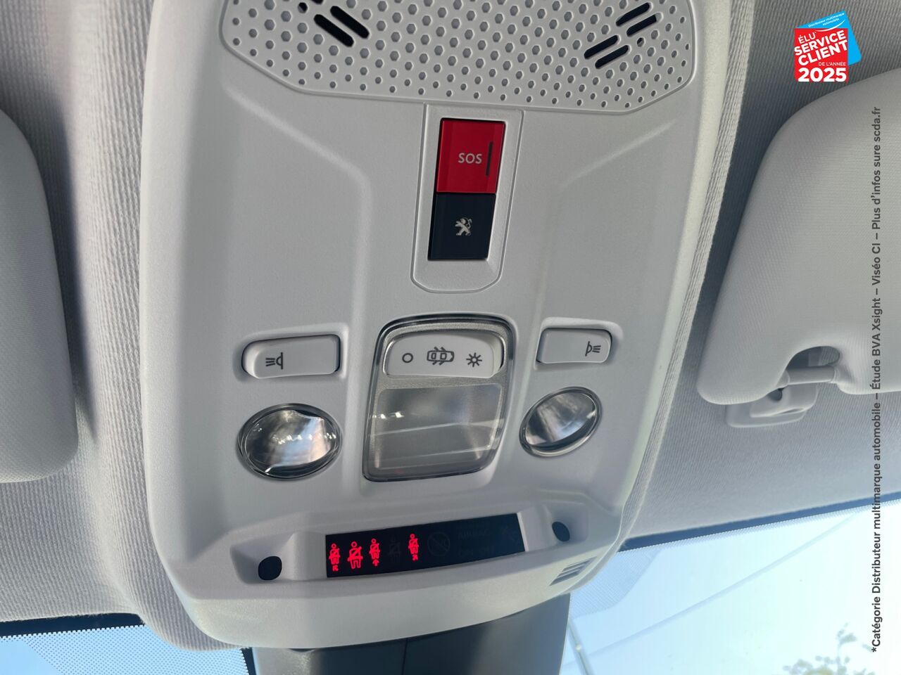 Véhicule d'occasion PEUGEOT 208 1.2 PURETECH 100CH S/S STYLE GPS chez Renault Saint-Louis