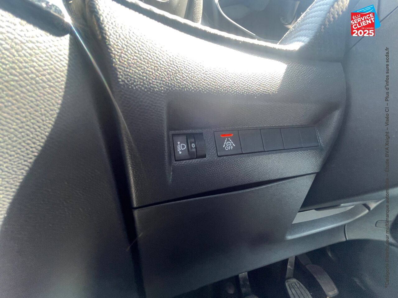 Véhicule d'occasion PEUGEOT 208 1.2 PURETECH 100CH S/S STYLE GPS chez Renault Saint-Louis