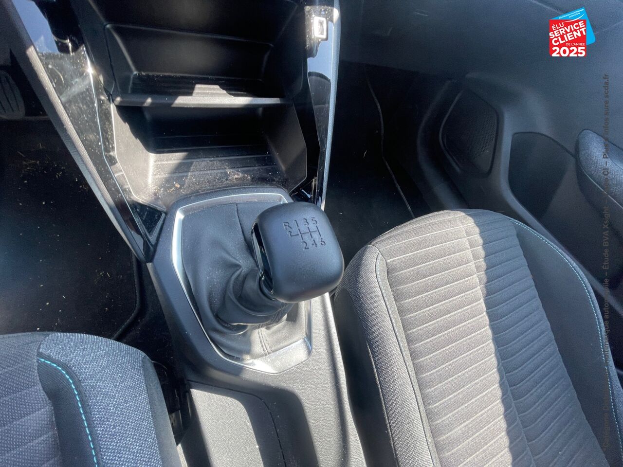 Véhicule d'occasion PEUGEOT 208 1.2 PURETECH 100CH S/S STYLE GPS chez Renault Saint-Louis