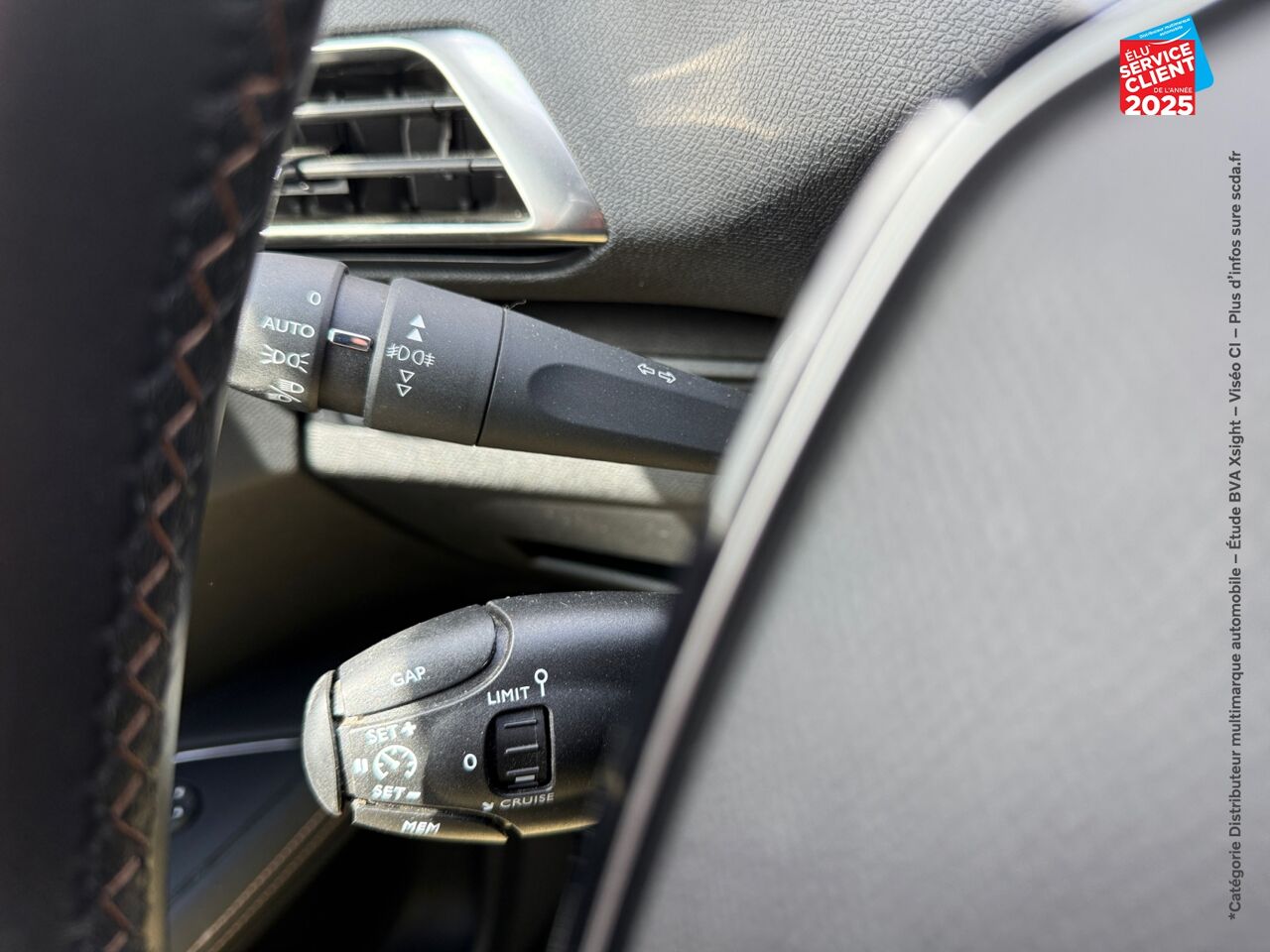 Véhicule d'occasion PEUGEOT 3008 1.5 BLUEHDI 130CH E6.C GT LINE SS 6CV GPS CAMERA CARPLAY chez Renault Saint-Louis