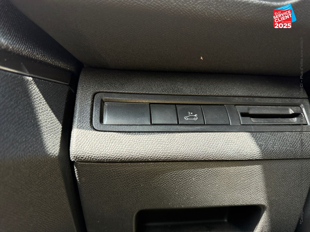 Véhicule d'occasion PEUGEOT 3008 1.5 BLUEHDI 130CH E6.C GT LINE SS 6CV GPS CAMERA CARPLAY chez Renault Saint-Louis