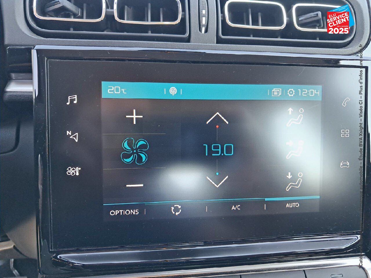 Véhicule d'occasion CITROEN C3 1.2 PURETECH 83CH S/S SHINE CAMERA GPS chez Fiat Besançon