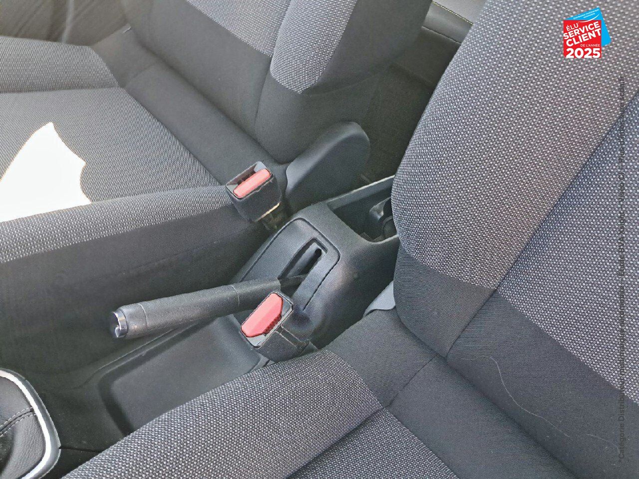 Véhicule d'occasion CITROEN C3 1.2 PURETECH 83CH S/S SHINE CAMERA GPS chez Fiat Besançon
