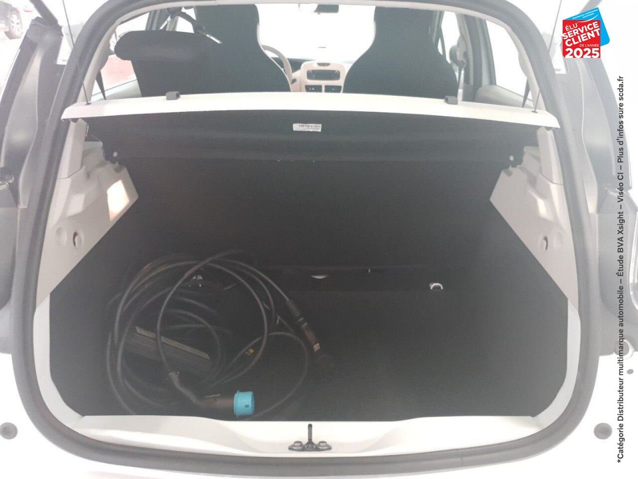 Véhicule d'occasion RENAULT ZOE LIFE CHARGE NORMALE R90 MY19 chez Renault Saint-Louis