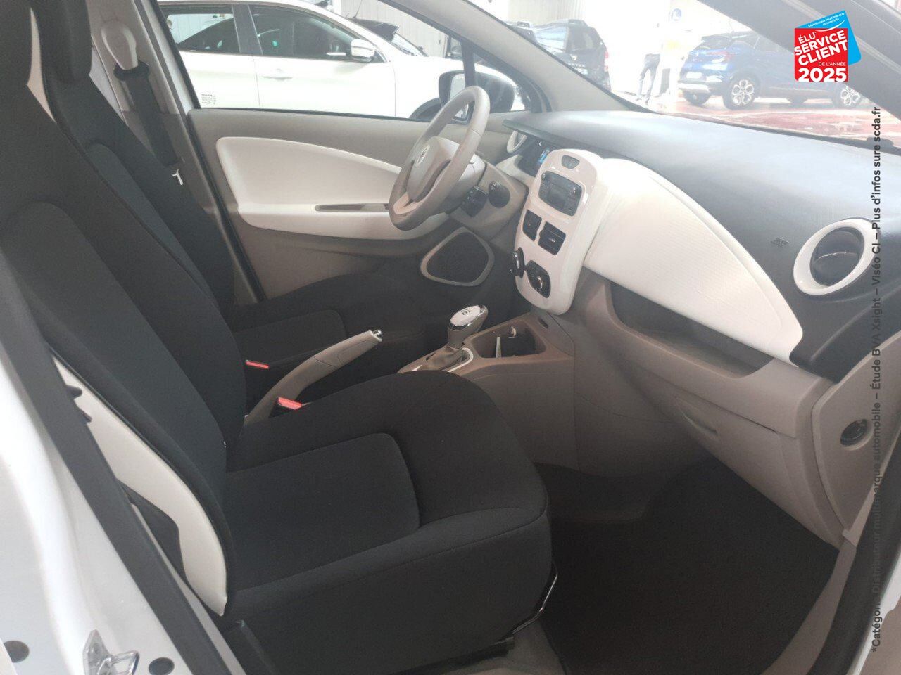 Véhicule d'occasion RENAULT ZOE LIFE CHARGE NORMALE R90 MY19 chez Renault Saint-Louis