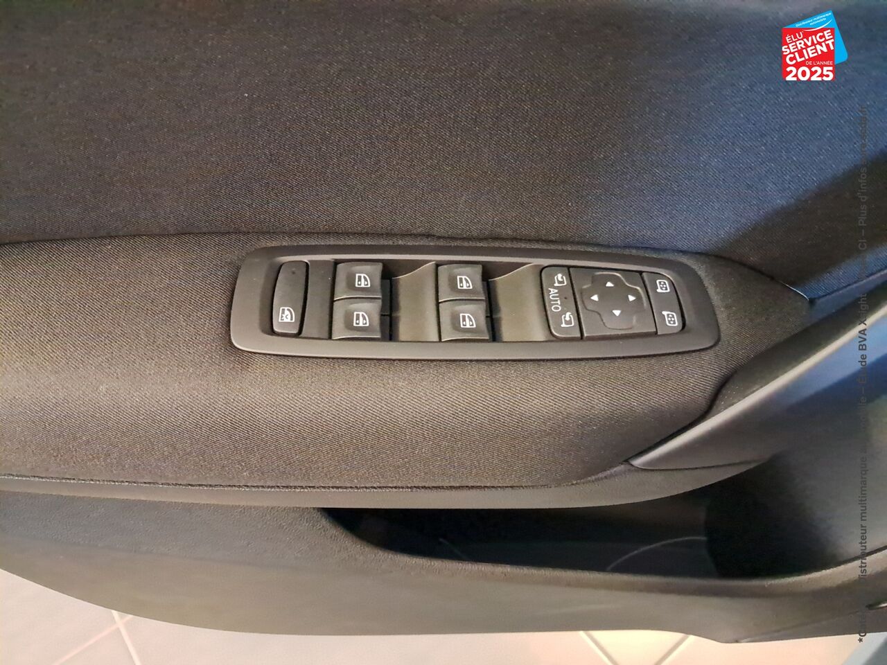 Véhicule d'occasion RENAULT MEGANE ESTATE 1.3 TCE 140CH EVOLUTION EDC -23 chez Opel Verdun