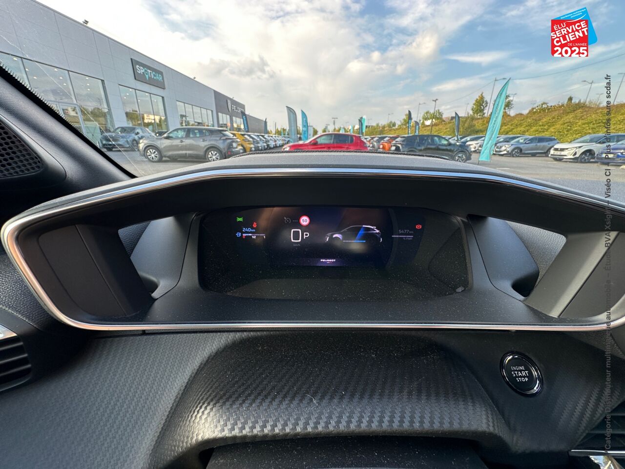 chez Peugeot Reims