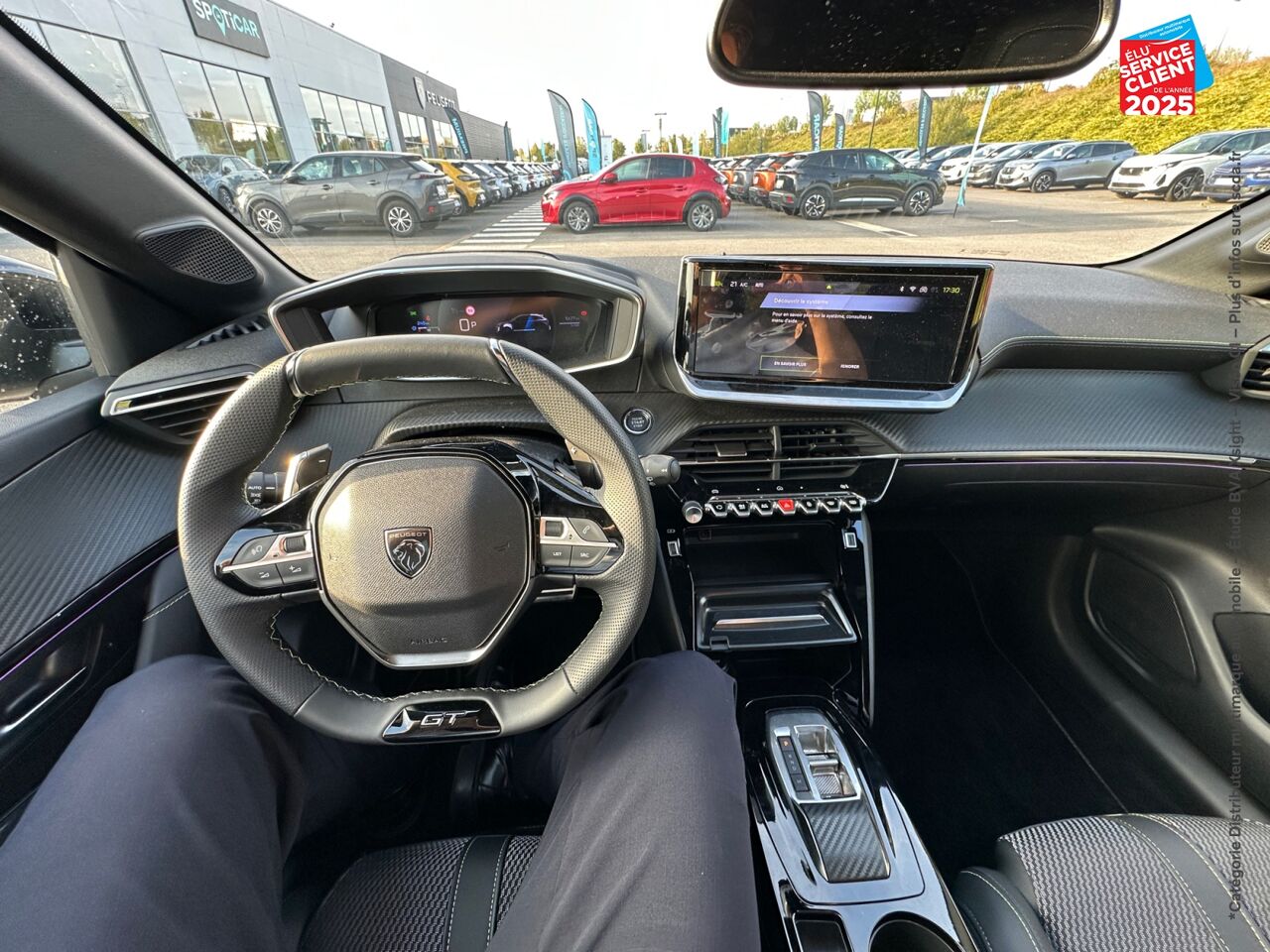 chez Peugeot Reims