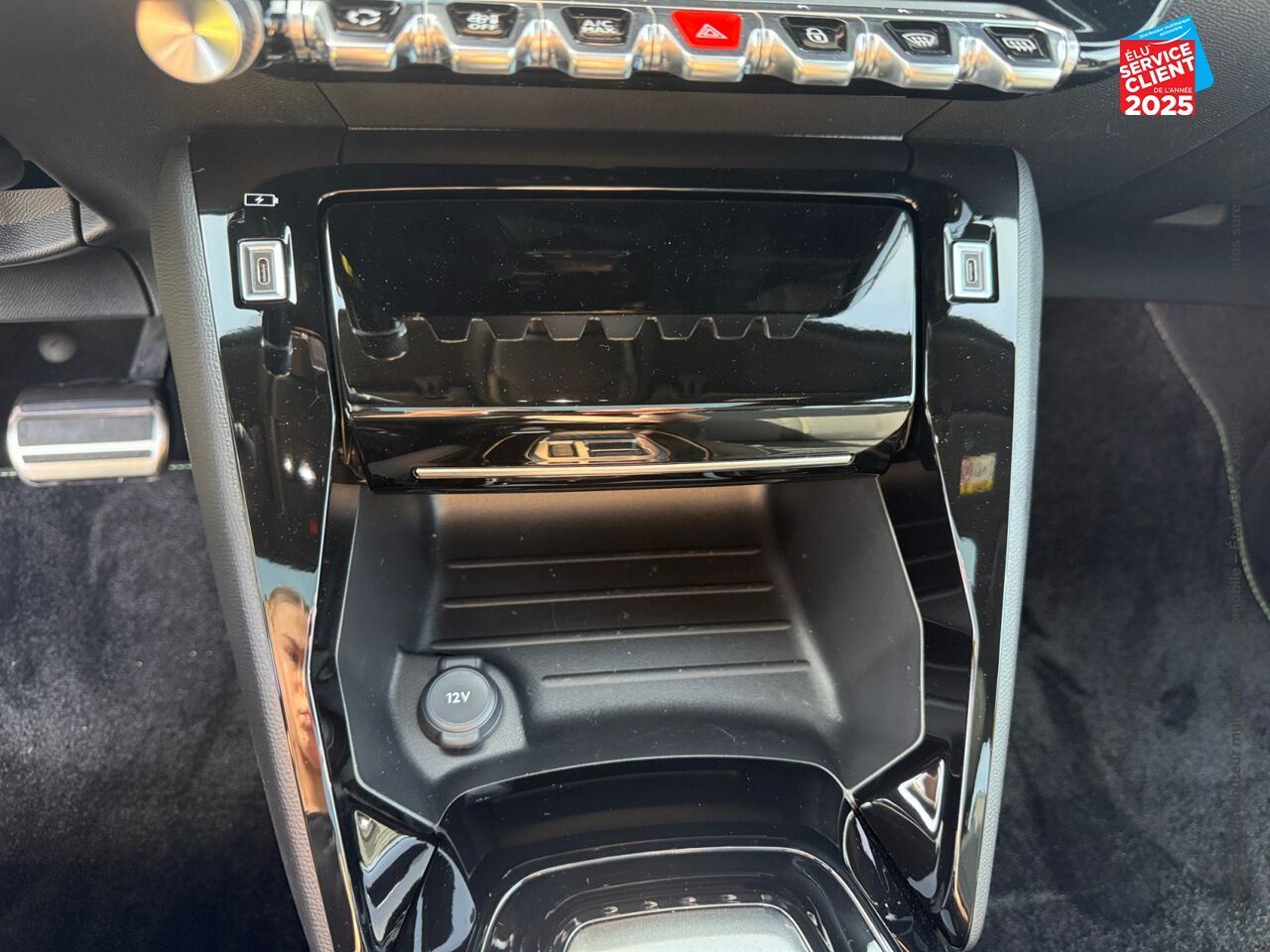 Véhicule d'occasion PEUGEOT 208 1.2 HYBRID 145CH GT E-DCS6 chez Fiat Mulhouse
