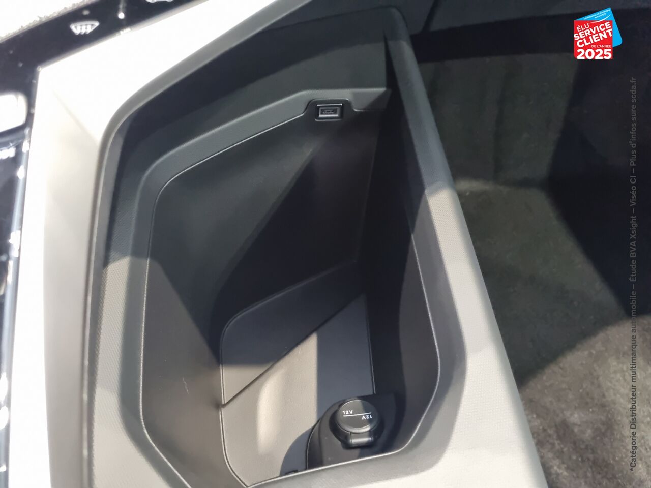 Véhicule d'occasion PEUGEOT 3008 1.2 HYBRID 145CH GT E-DCS6 chez Renault Colmar