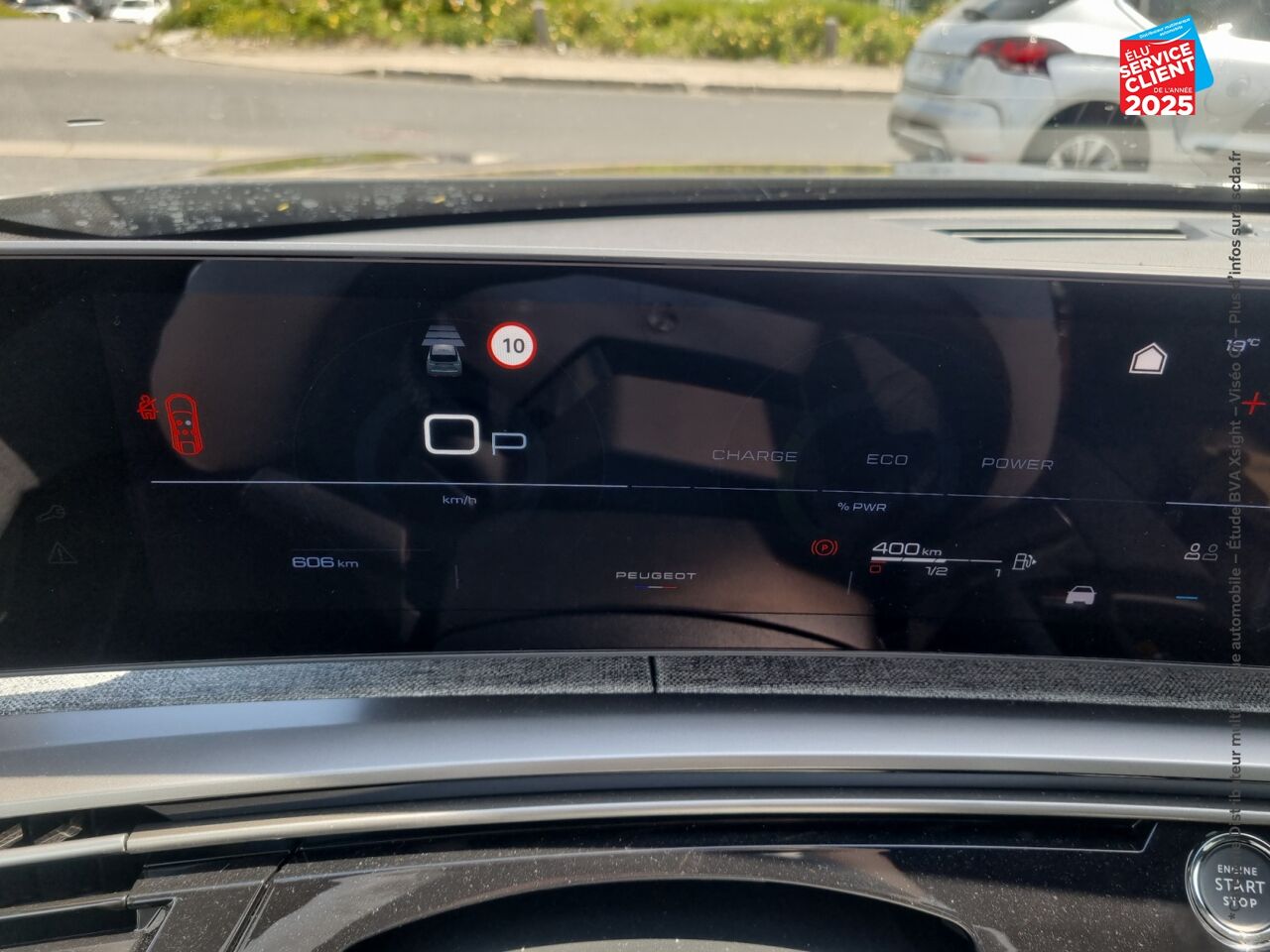 Véhicule d'occasion PEUGEOT 3008 1.2 HYBRID 145CH GT E-DCS6 chez Renault Colmar
