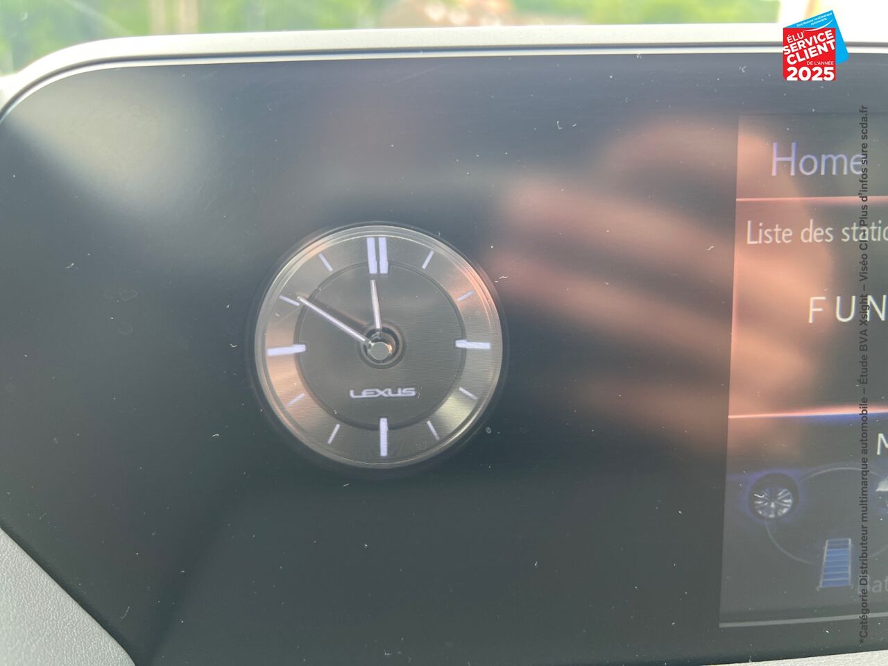 Véhicule d'occasion LEXUS UX 250H 2WD LUXE MY20 TOUVRANT SIEGE CHAUF GPS chez Volvo Reims
