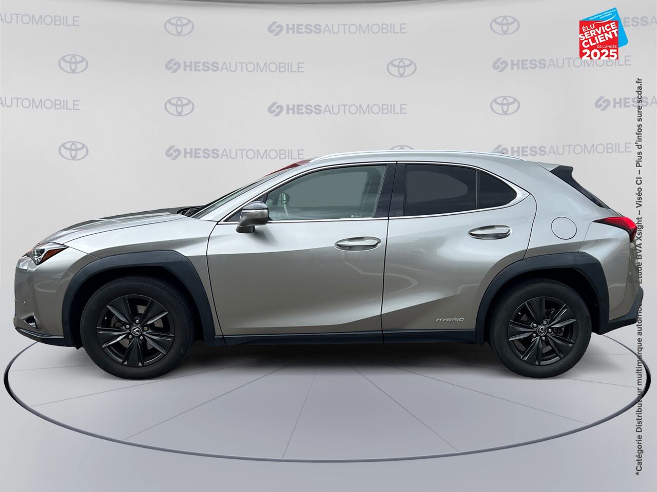 Véhicule d'occasion LEXUS UX 250H 2WD LUXE MY20 TOUVRANT SIEGE CHAUF GPS chez Volvo Reims
