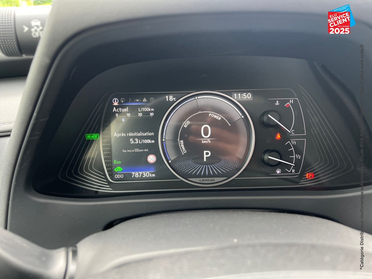 Véhicule d'occasion LEXUS UX 250H 2WD LUXE MY20 TOUVRANT SIEGE CHAUF GPS chez Volvo Reims