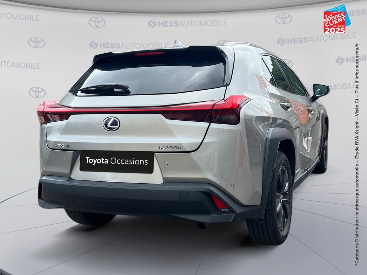 Véhicule d'occasion LEXUS UX 250H 2WD LUXE MY20 TOUVRANT SIEGE CHAUF GPS chez Volvo Reims