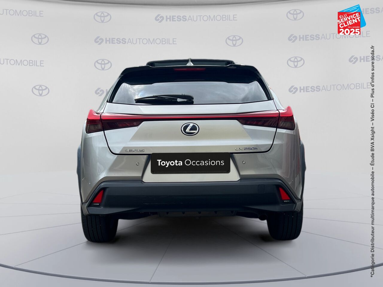 Véhicule d'occasion LEXUS UX 250H 2WD LUXE MY20 TOUVRANT SIEGE CHAUF GPS chez Volvo Reims