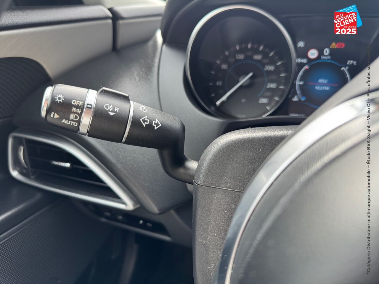 Véhicule d'occasion JAGUAR XE 2.0D 180CH PRESTIGE BVA8 chez Toyota Thionville