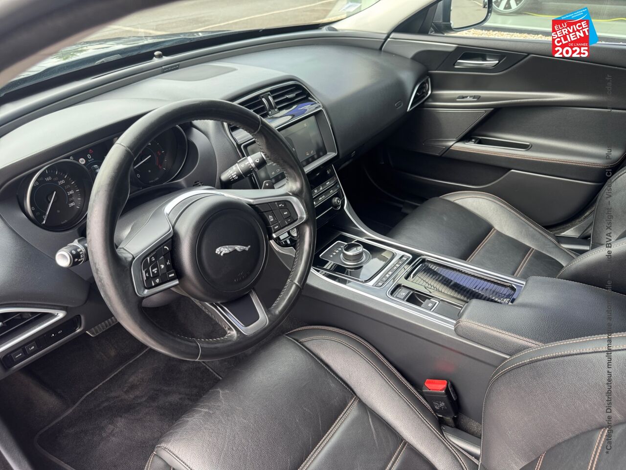 Véhicule d'occasion JAGUAR XE 2.0D 180CH PRESTIGE BVA8 chez Toyota Thionville