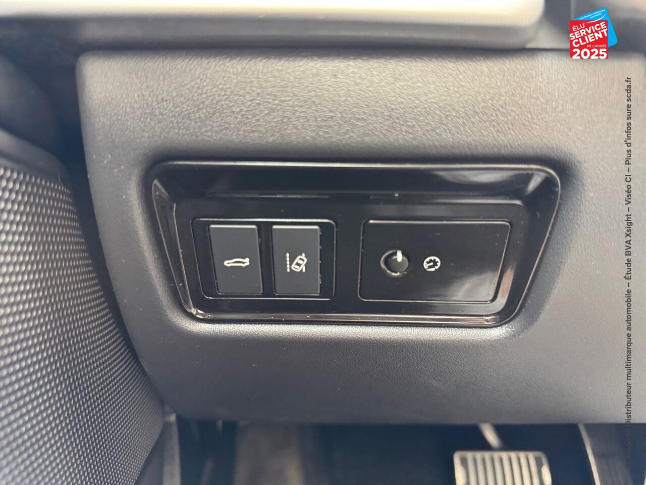 Véhicule d'occasion JAGUAR XE 2.0D 180CH PRESTIGE BVA8 chez Toyota Thionville