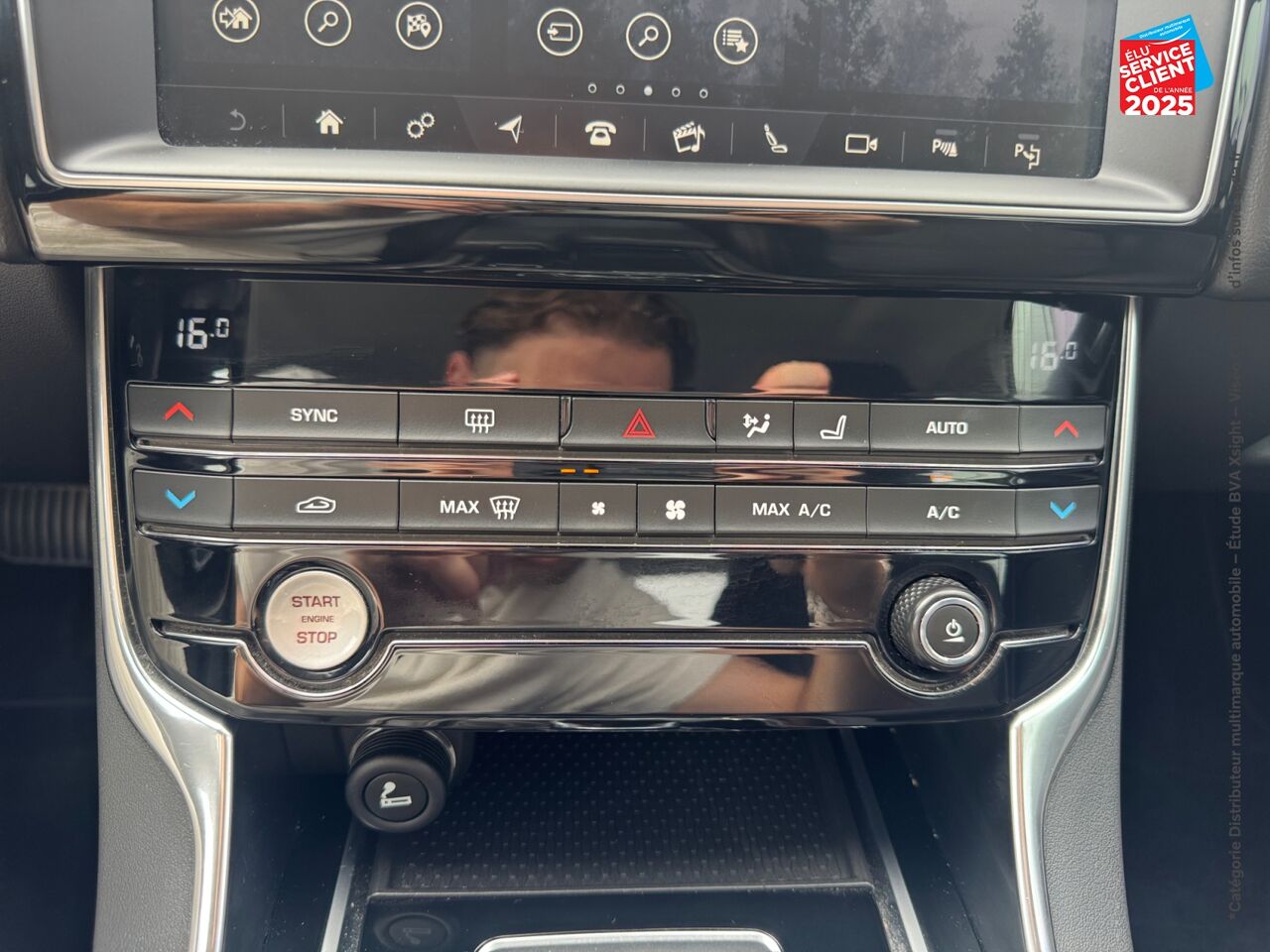 Véhicule d'occasion JAGUAR XE 2.0D 180CH PRESTIGE BVA8 chez Toyota Thionville