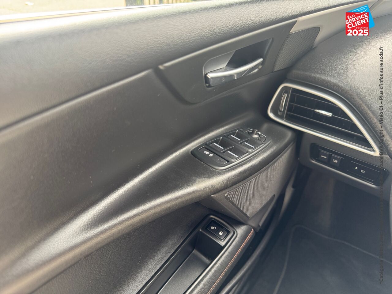 Véhicule d'occasion JAGUAR XE 2.0D 180CH PRESTIGE BVA8 chez Toyota Thionville