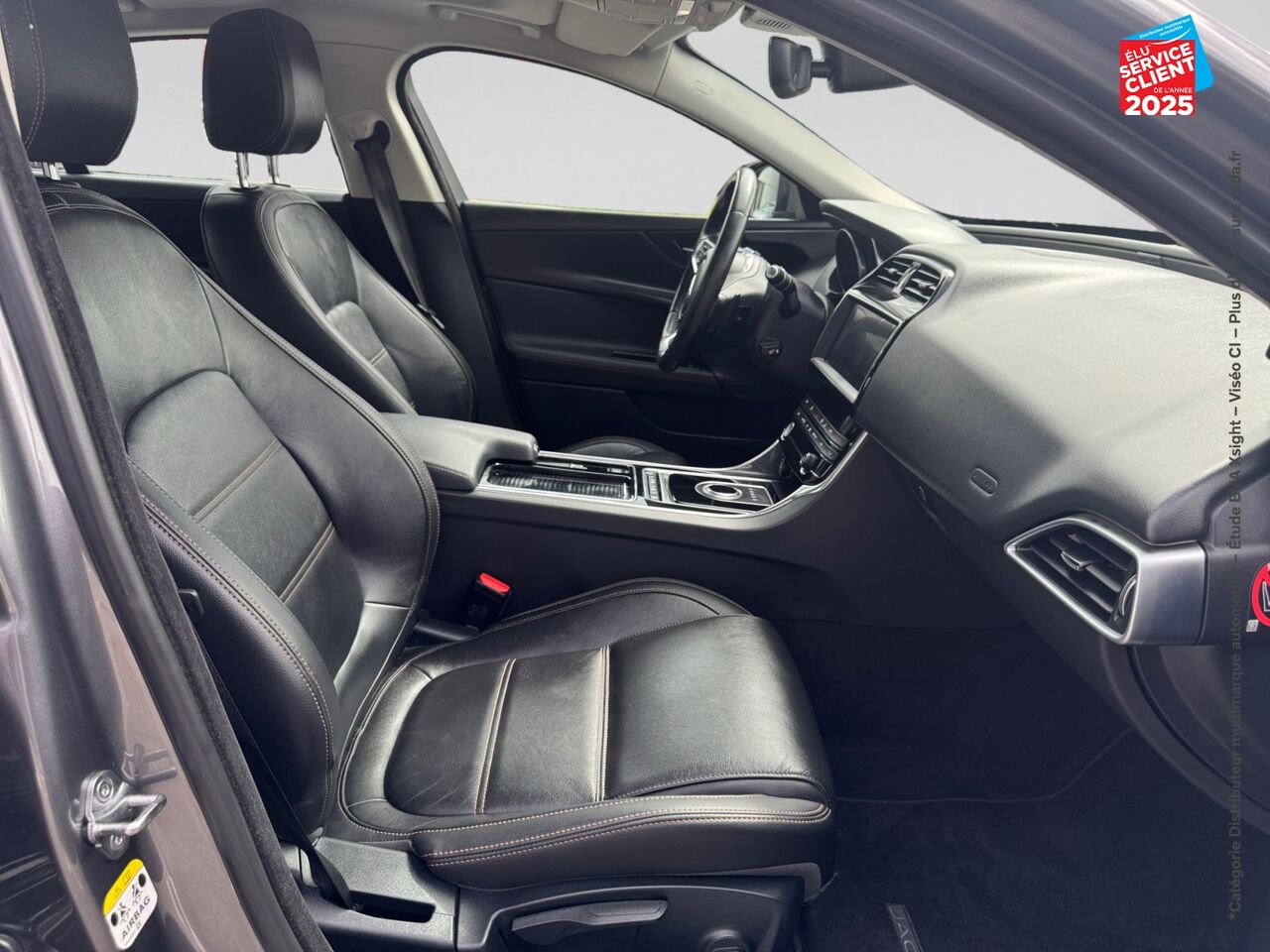 Véhicule d'occasion JAGUAR XE 2.0D 180CH PRESTIGE BVA8 chez Toyota Thionville