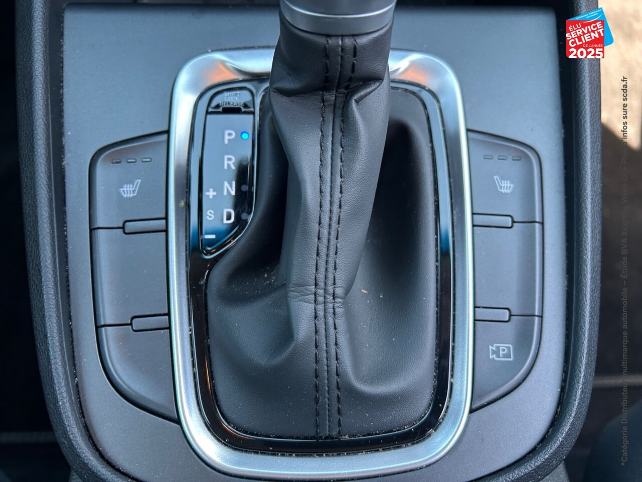 Véhicule d'occasion HYUNDAI KONA 1.6 GDI 141CH HYBRID EXECUTIVE DCT-6 SIEGES CUIR CAMERA chez Renault Sélestat