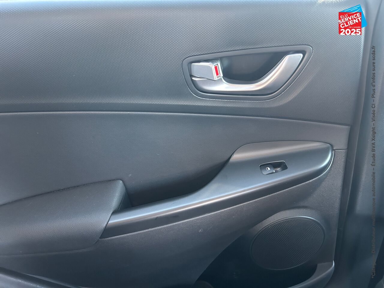 Véhicule d'occasion HYUNDAI KONA 1.6 GDI 141CH HYBRID EXECUTIVE DCT-6 SIEGES CUIR CAMERA chez Renault Sélestat