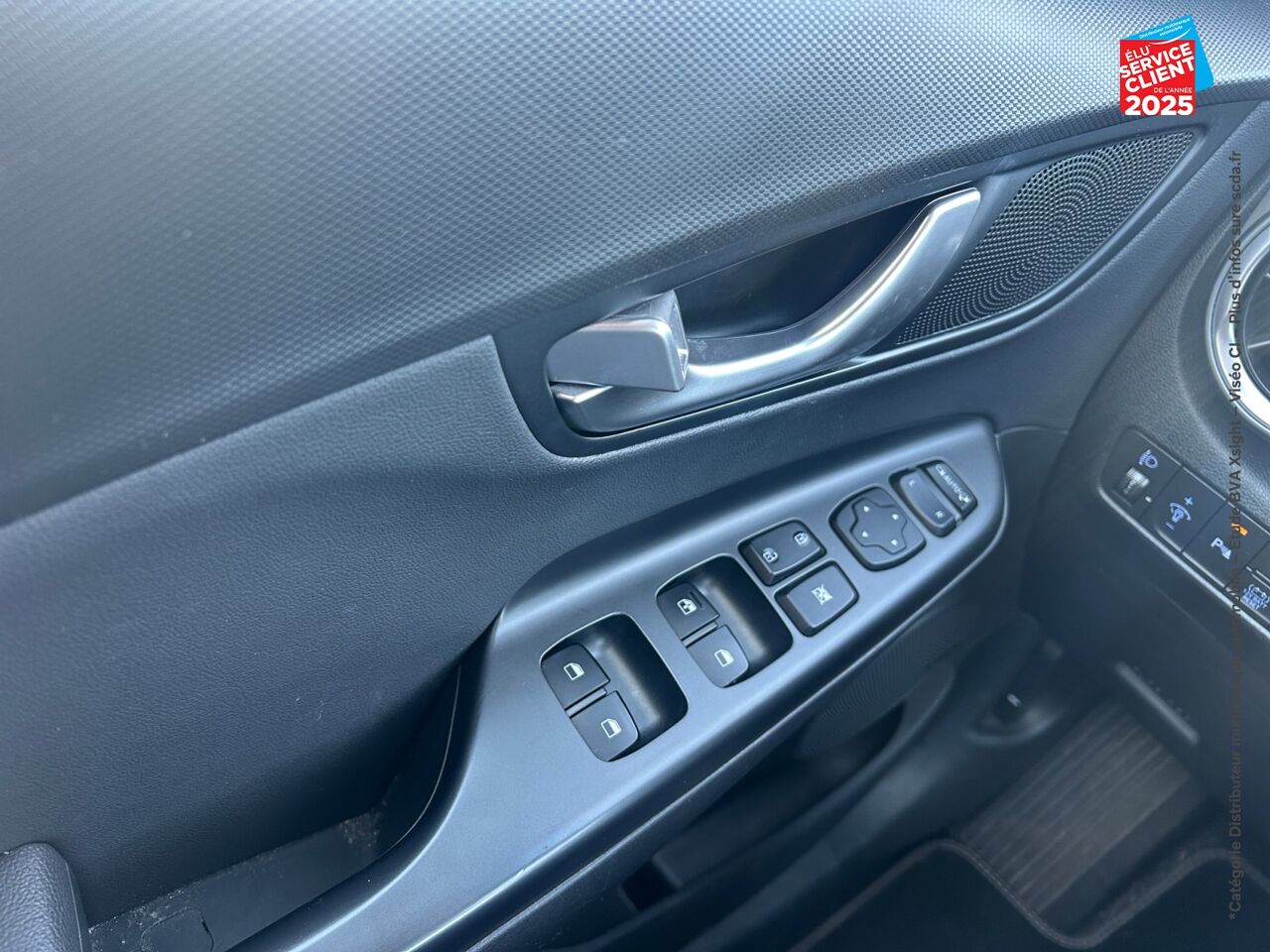 Véhicule d'occasion HYUNDAI KONA 1.6 GDI 141CH HYBRID EXECUTIVE DCT-6 SIEGES CUIR CAMERA chez Renault Sélestat