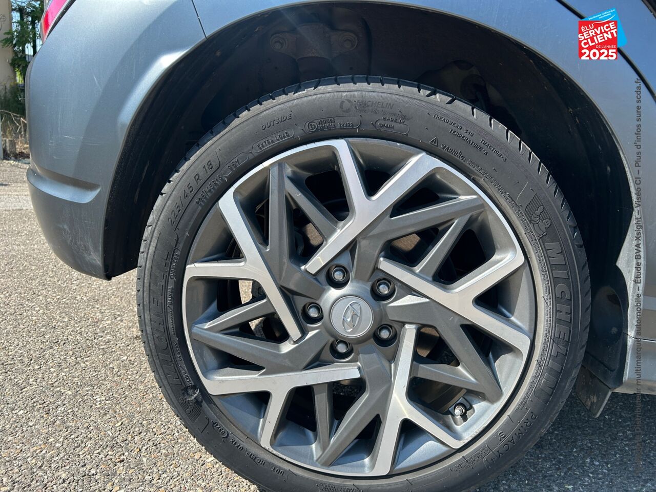 Véhicule d'occasion HYUNDAI KONA 1.6 GDI 141CH HYBRID EXECUTIVE DCT-6 SIEGES CUIR CAMERA chez Renault Sélestat