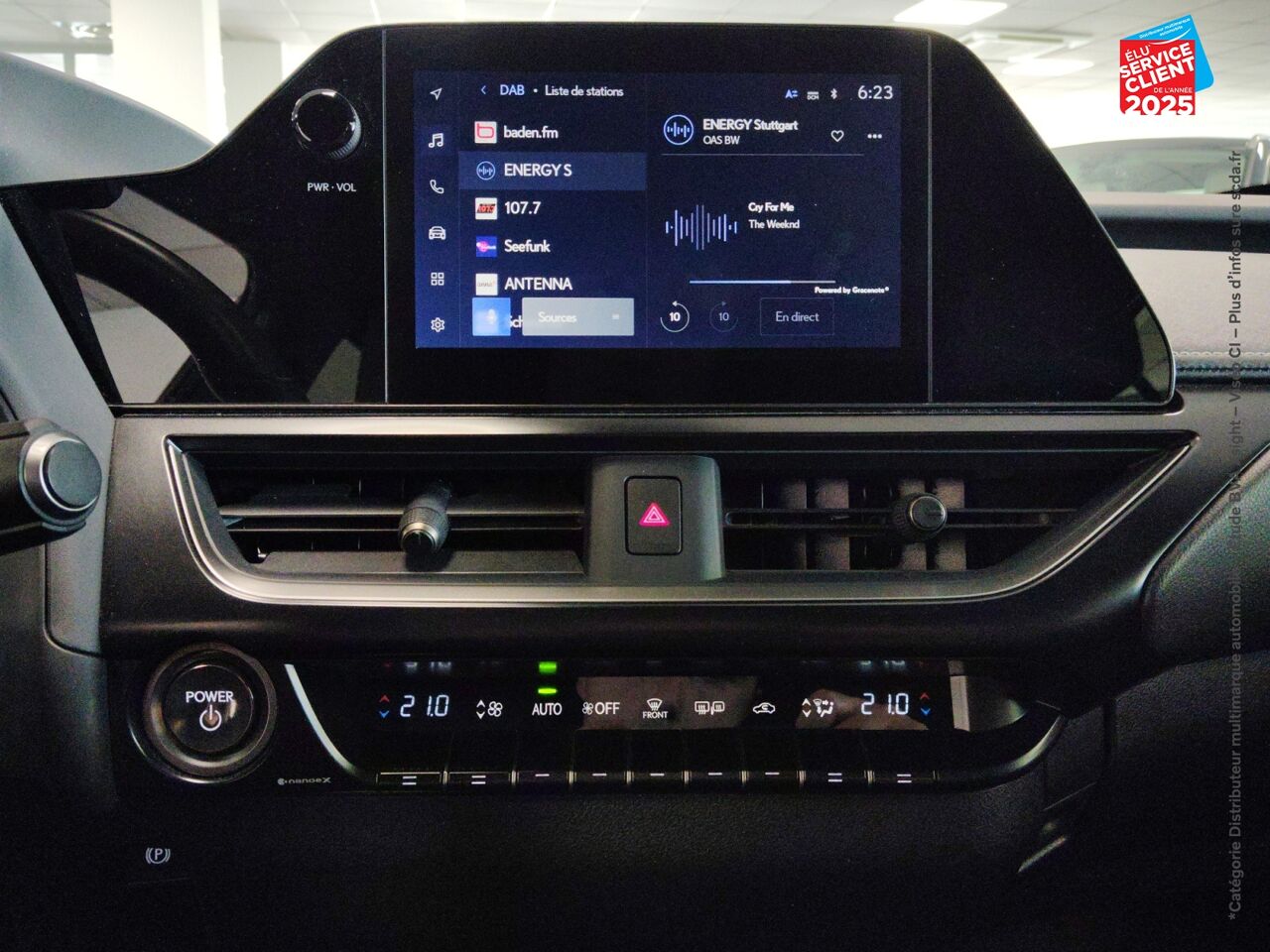 Véhicule d'occasion LEXUS UX 250H F SPORT DESIGN 2WD CAMERA chez BMW Lons le Saunier