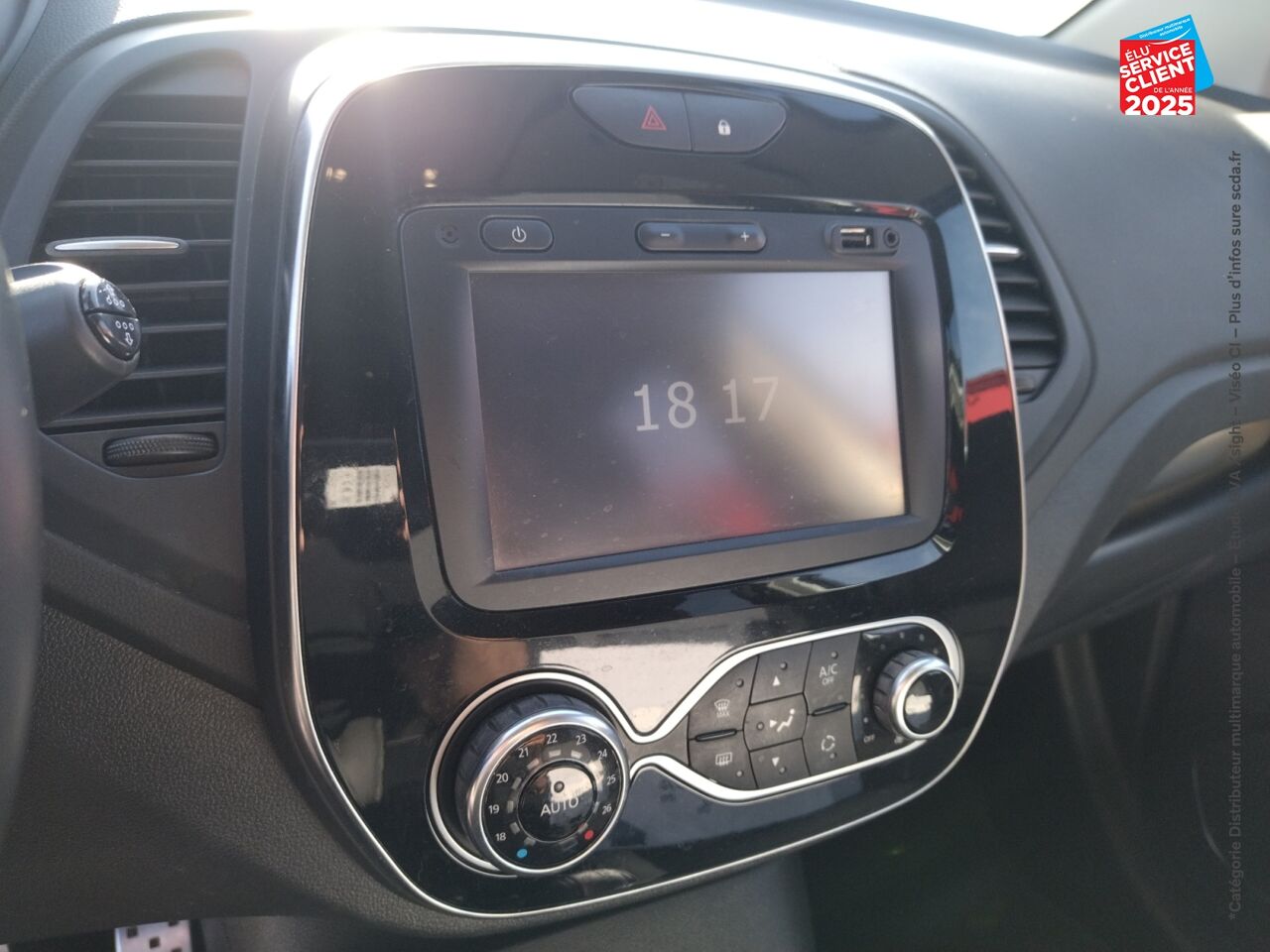 Véhicule d'occasion RENAULT CAPTUR 1.2 TCE 120CH ENERGY INTENS EDC chez Renault Saint-Louis
